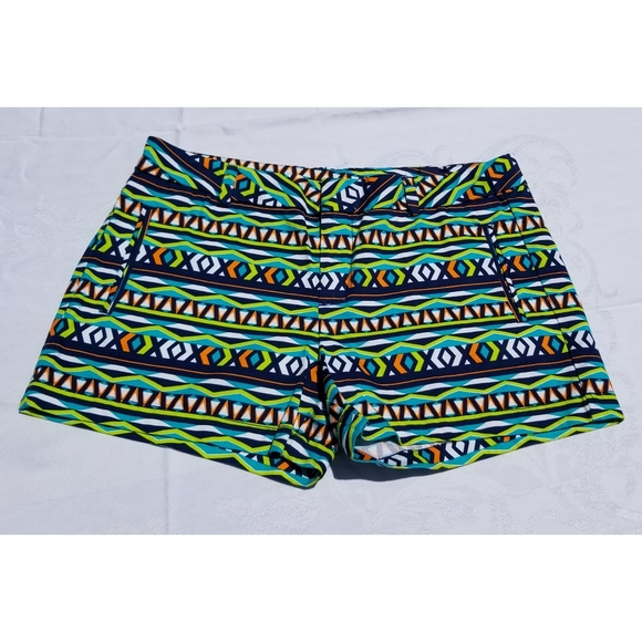 Multicolor Patterned Shorts - Picture 4 of 5